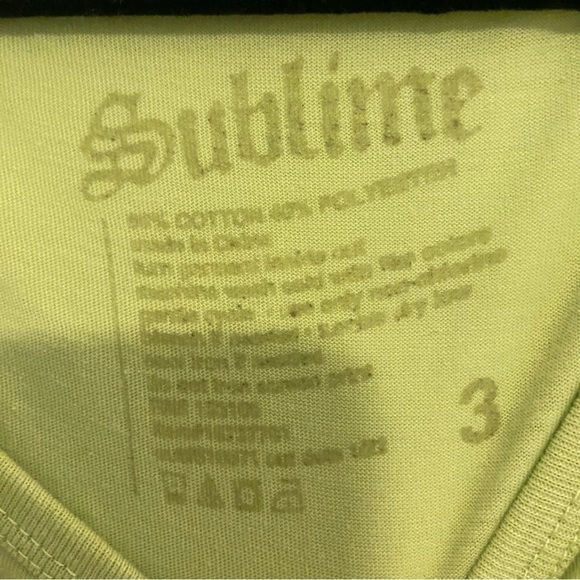 Torrid (Sublime) Crop Top. Size 3 (22/24) Good condition. - Picture 2 of 2